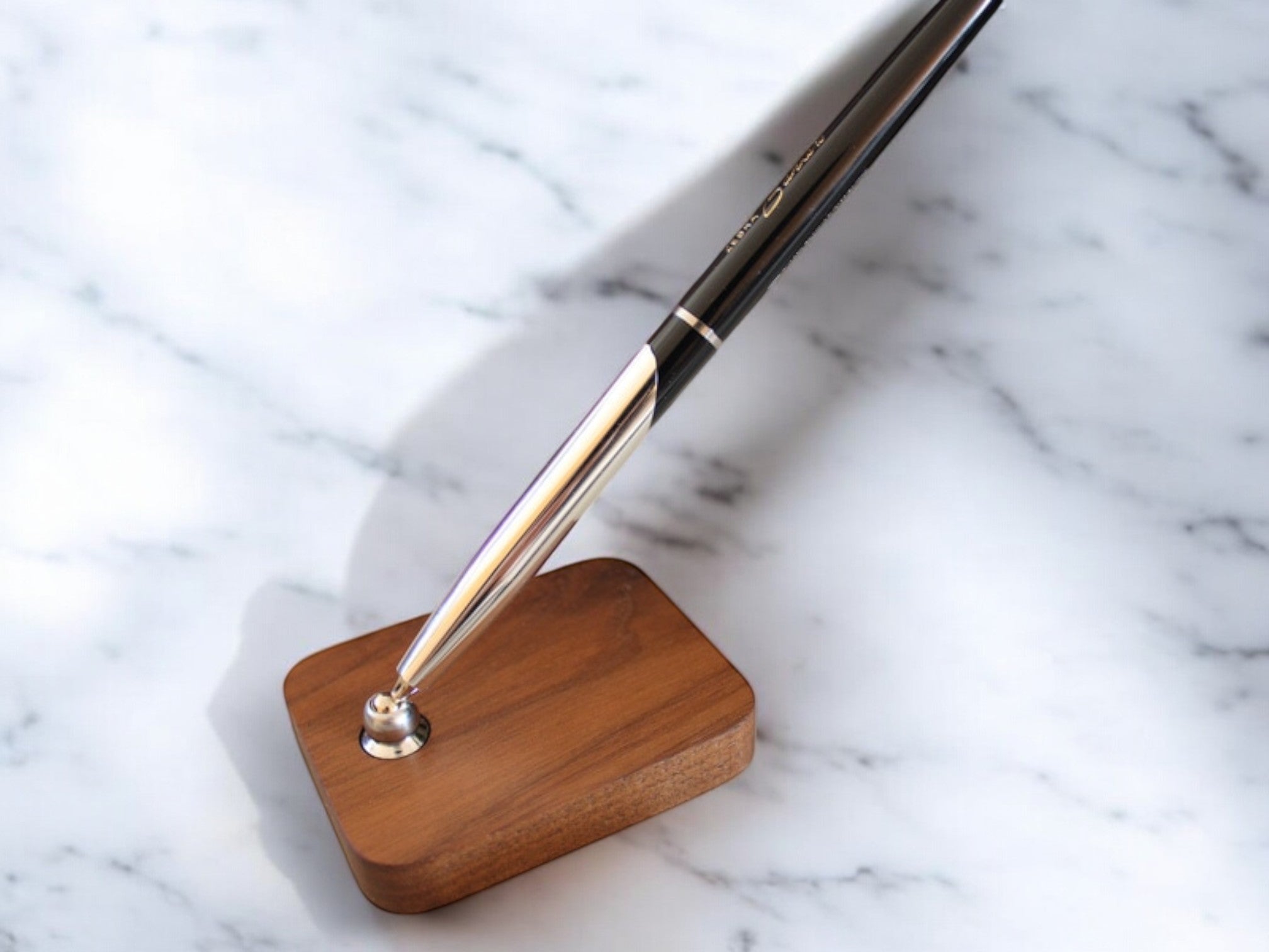 Single Pen Stand