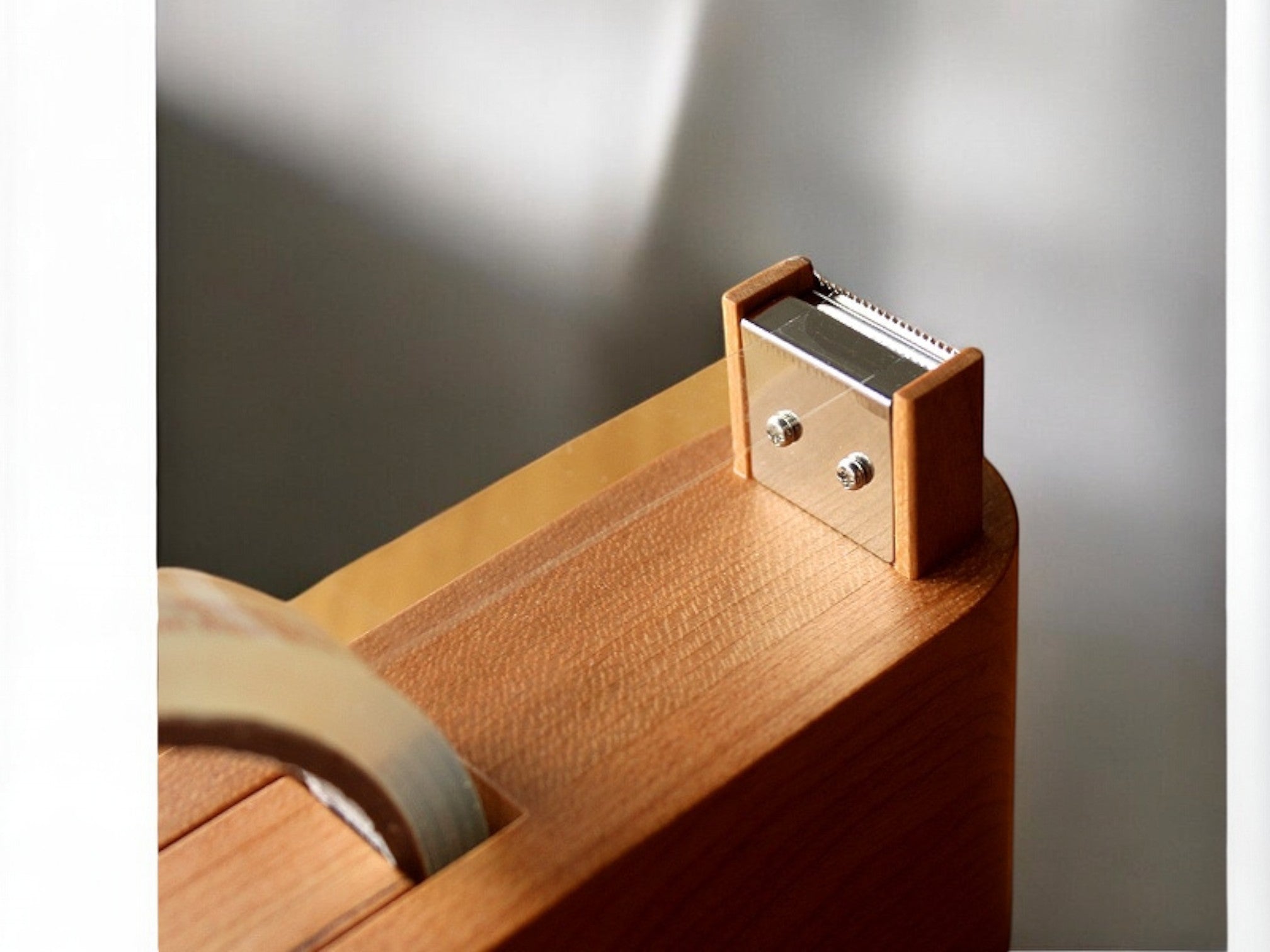 Effortless Tape Dispenser – Unique Functionality