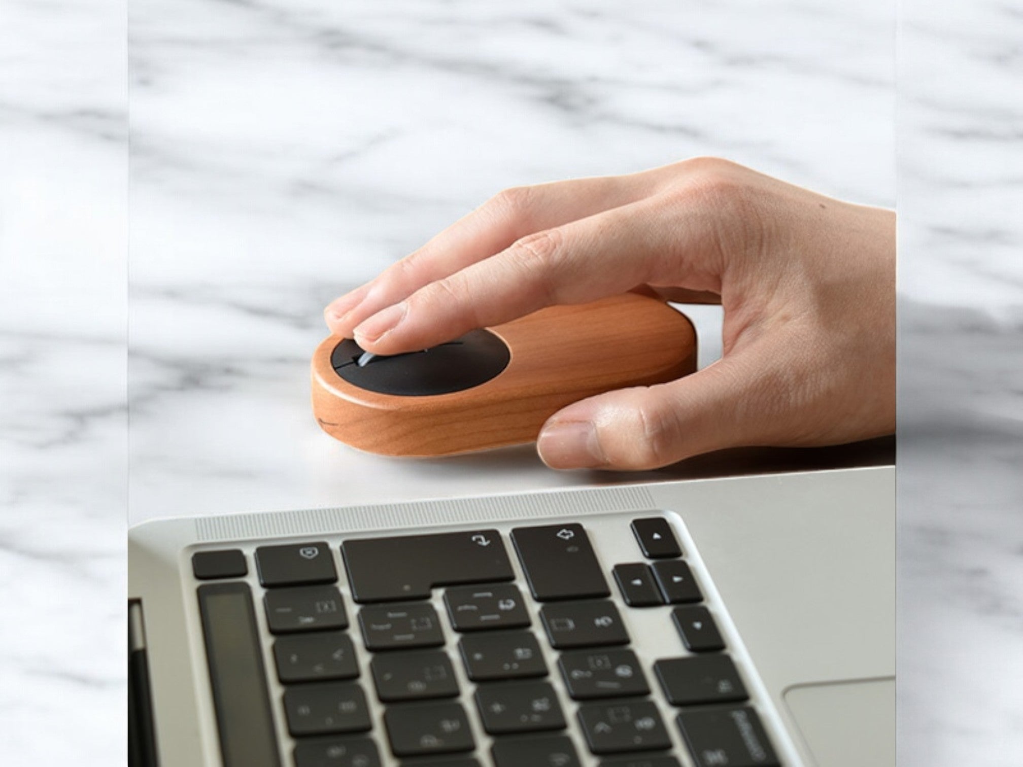 Wireless Mouse – Cutting-Edge Performance [Custom Engraving Included]