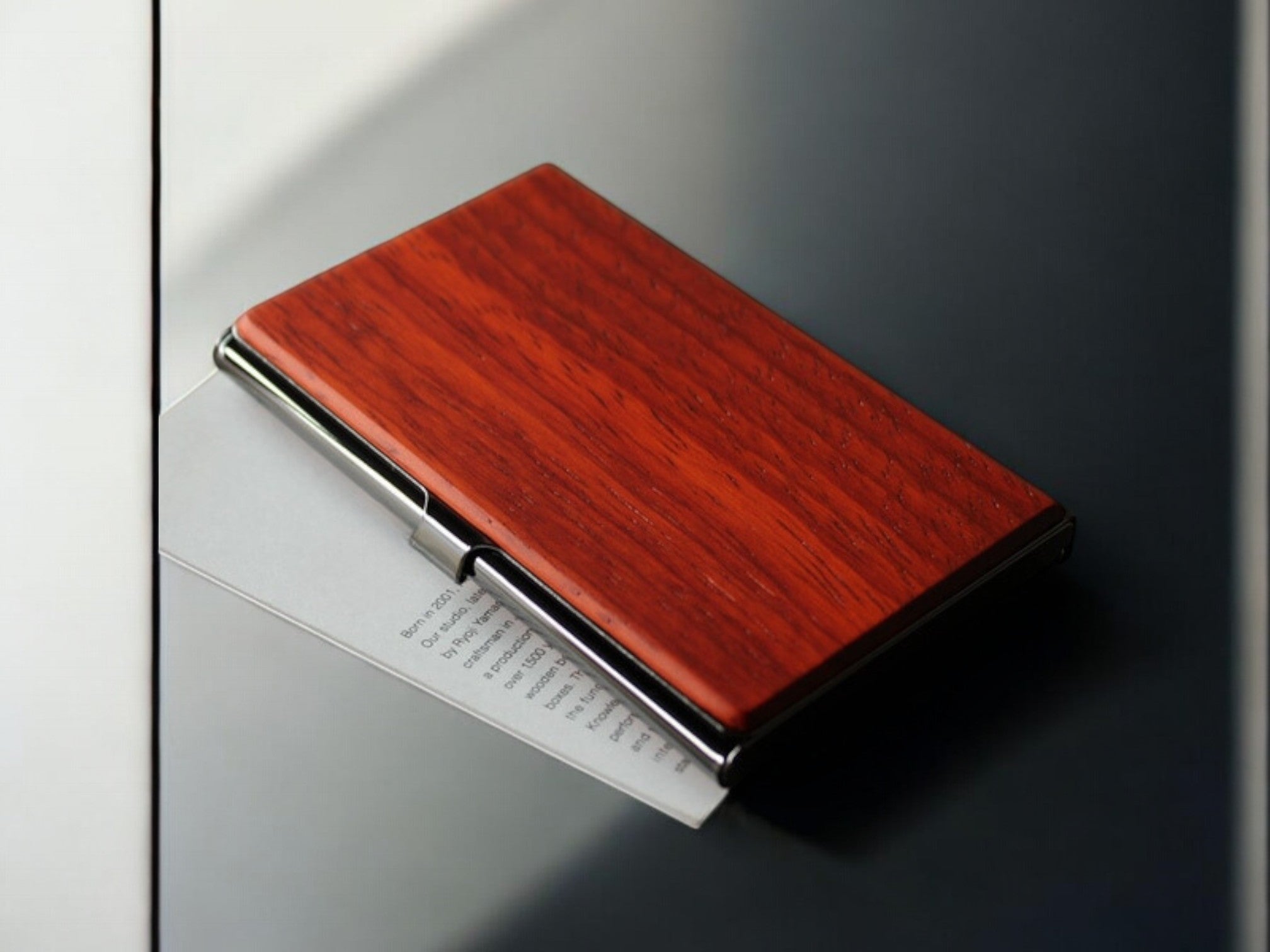 Signature MOKU Card Case – Timeless Elegance [Custom Engraving Included]