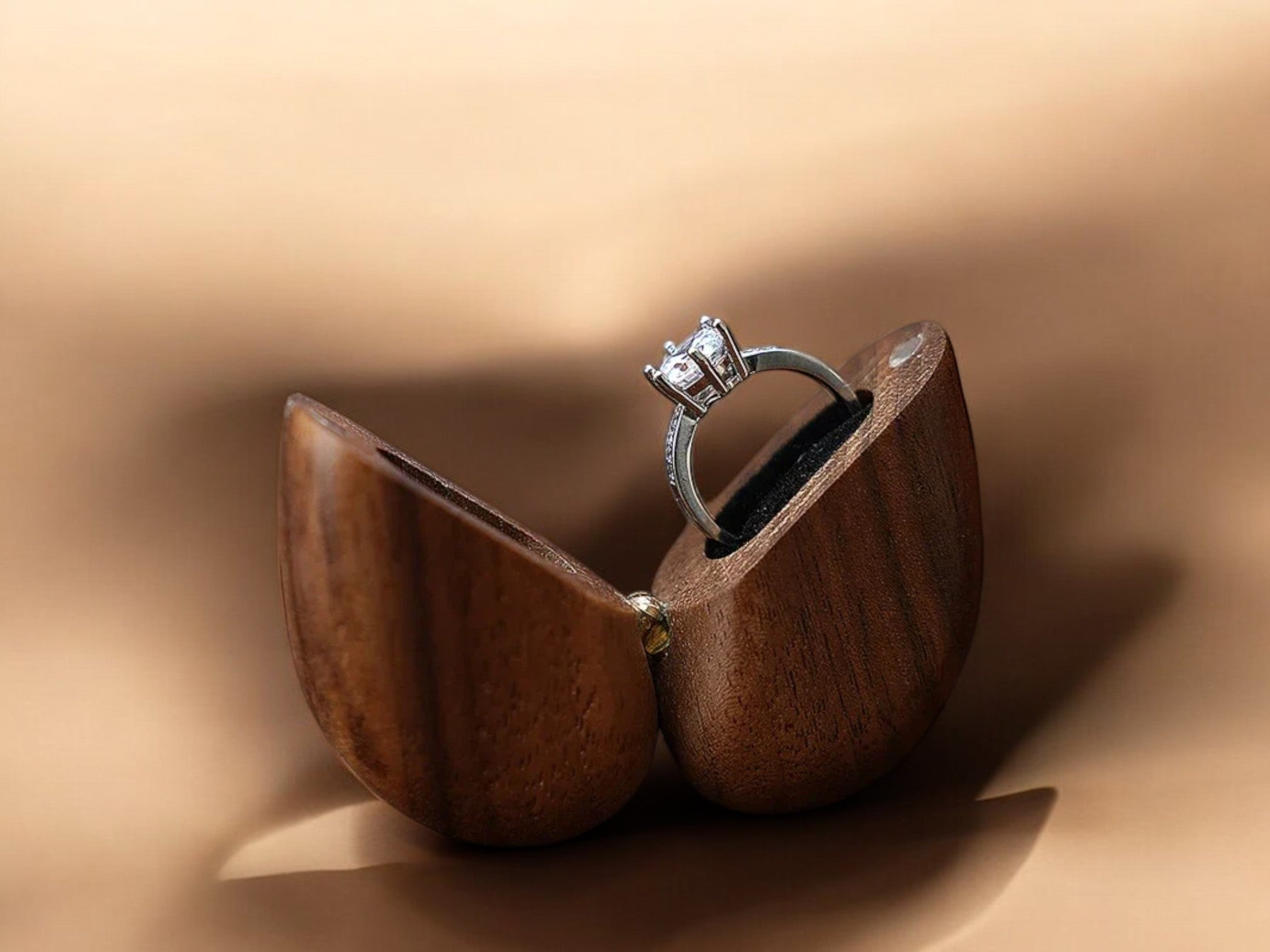 MOKU Ring Case  [Custom Engraving Included]